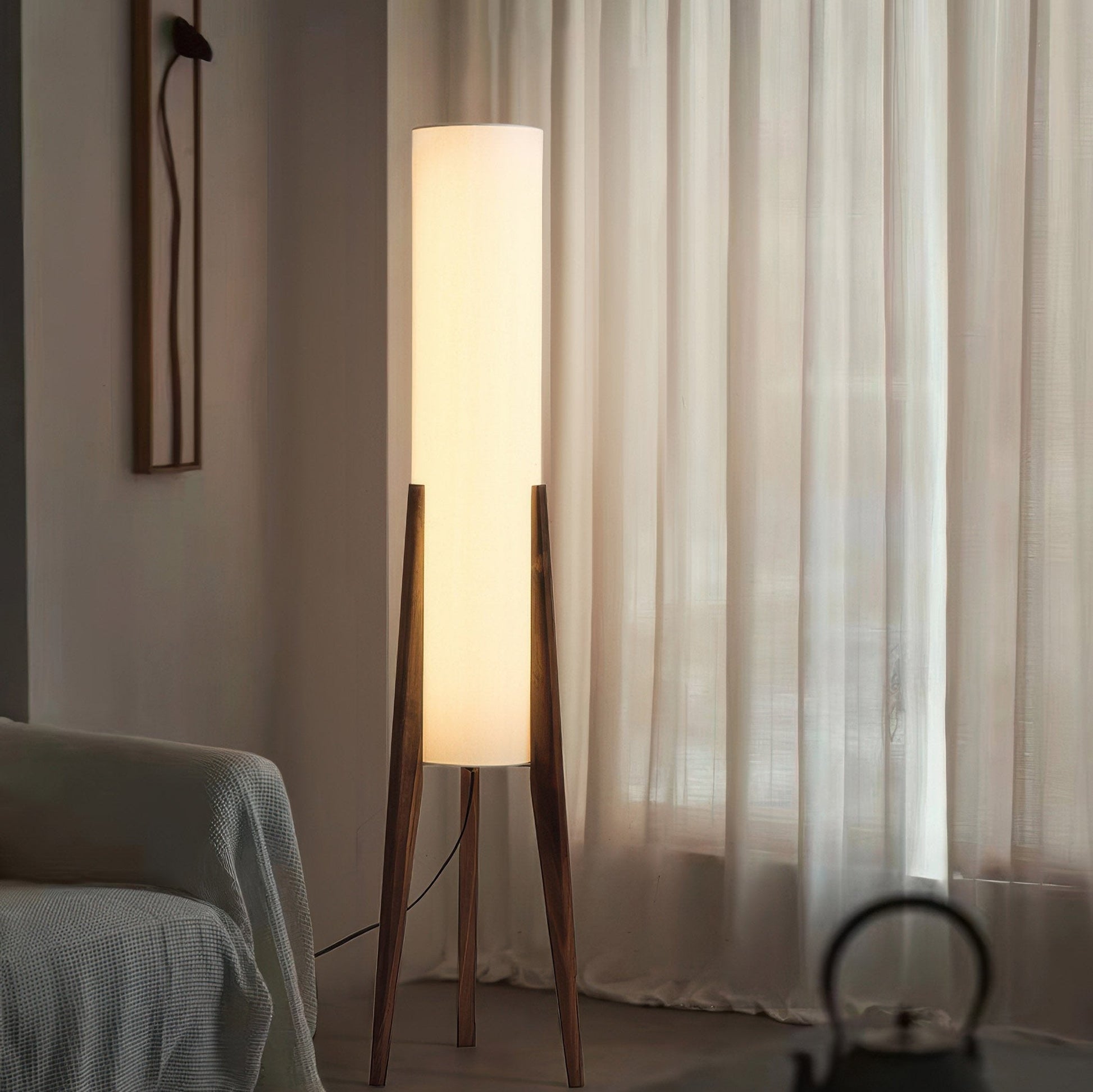 Lampe de Sol en Noyer Massif | Élégance et Ambiance Cosy