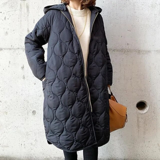 Manteau Long Matelassé à Capuche | Élégance Légère et Confort Optimal