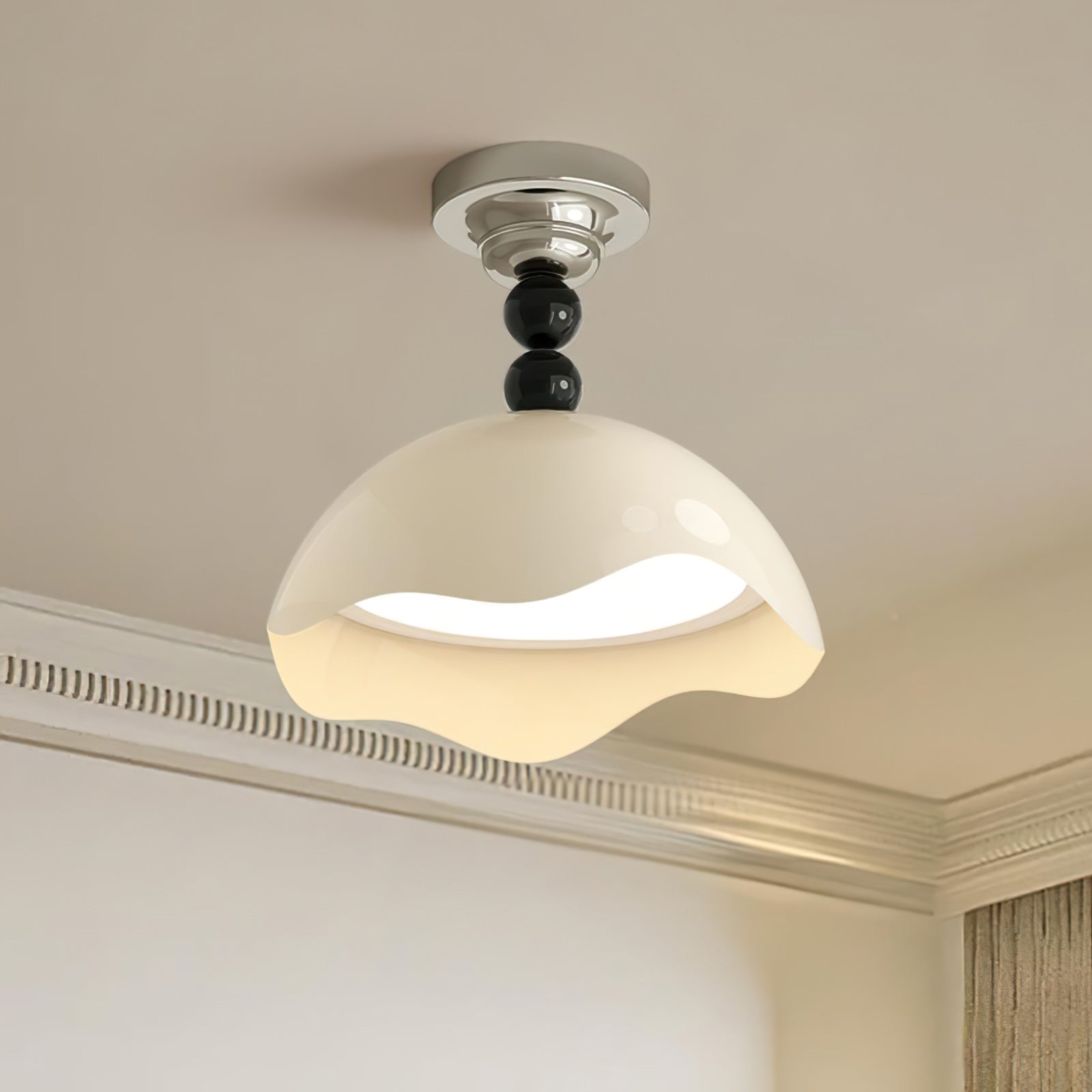Plafonnier Moderne en Métal | Éclairage Élégant et Atmosphère Chaleureuse