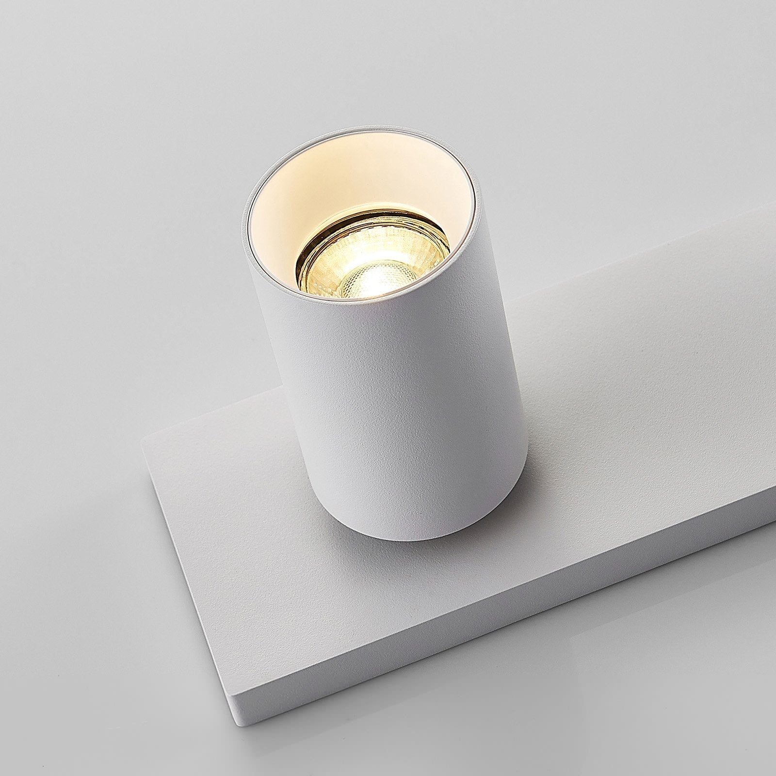 Projecteur LED Ajustable pour Plafond | Éclairage Flexible et Moderne à la Maison
