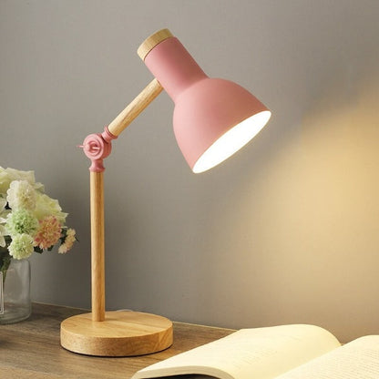 Lampe de Bureau LED Énergétique | Design Ajustable et Élégant