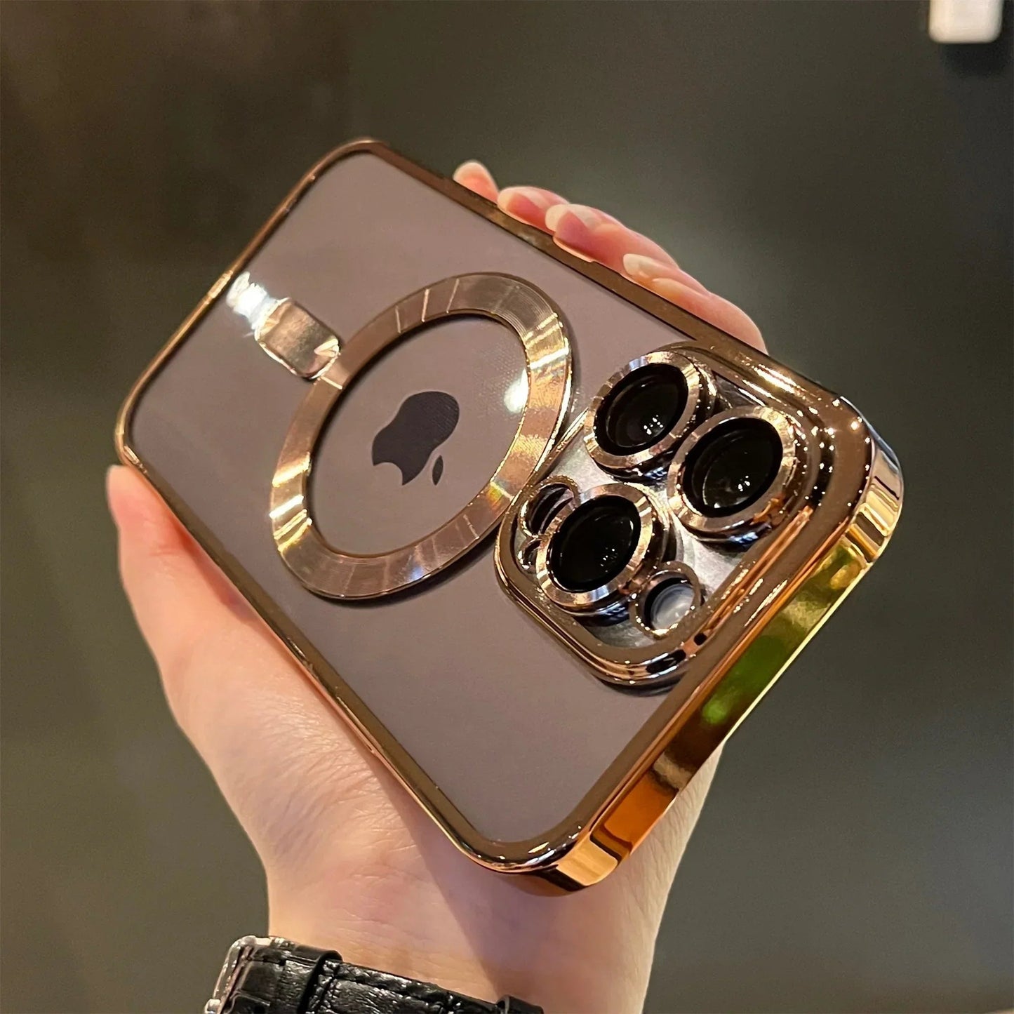 Coque Magnétique Plaquée Or pour iPhone | Design Résistant aux Rayures et Luxueux