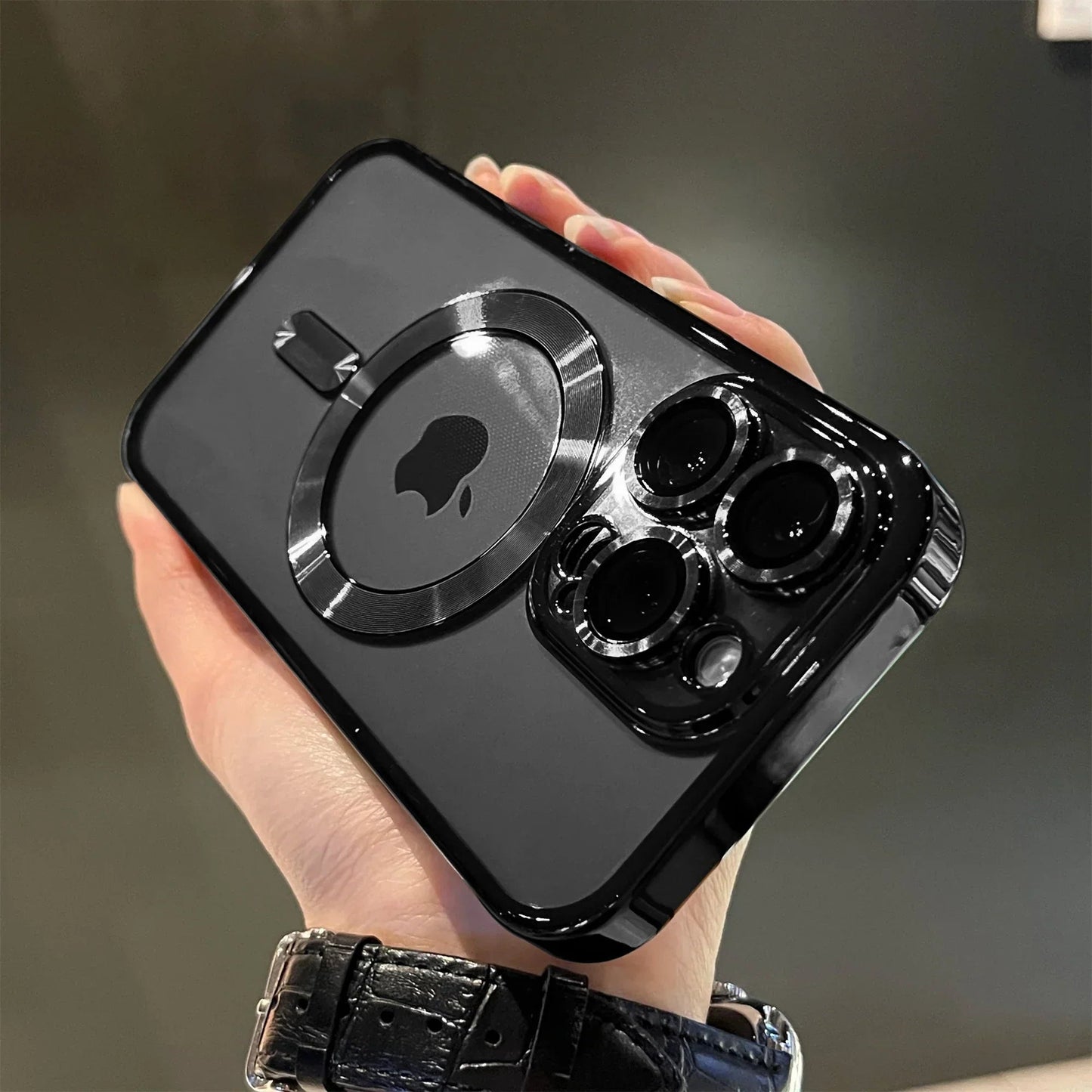 Coque Magnétique Plaquée Or pour iPhone | Design Résistant aux Rayures et Luxueux