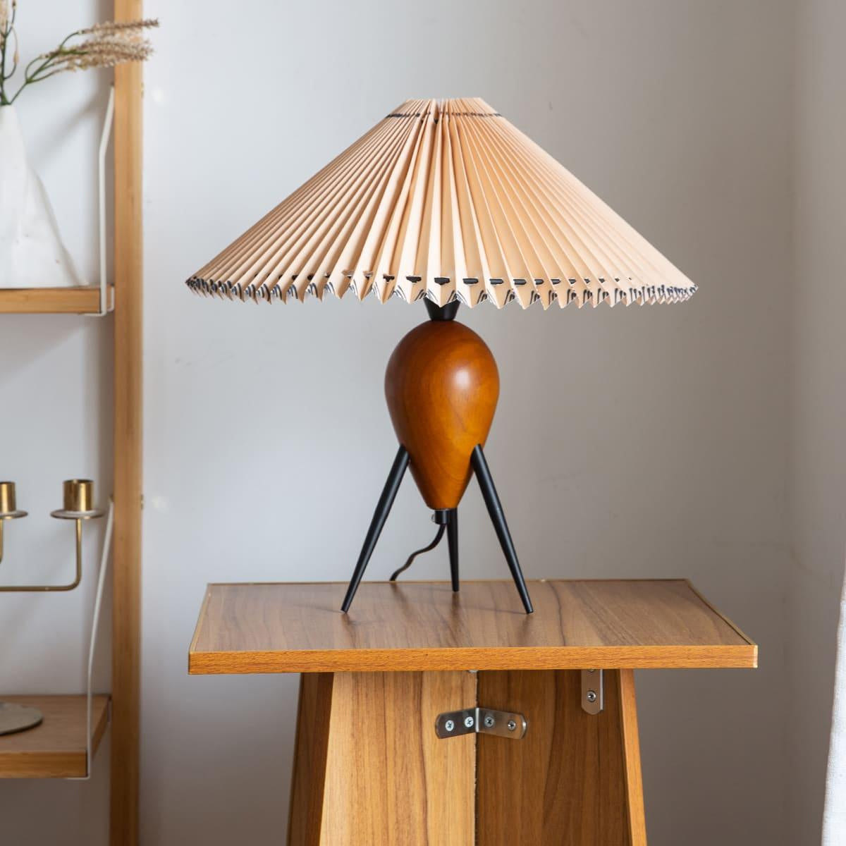 Lampe LED Trépied en Bois | Élégance Naturelle et Style Contemporain