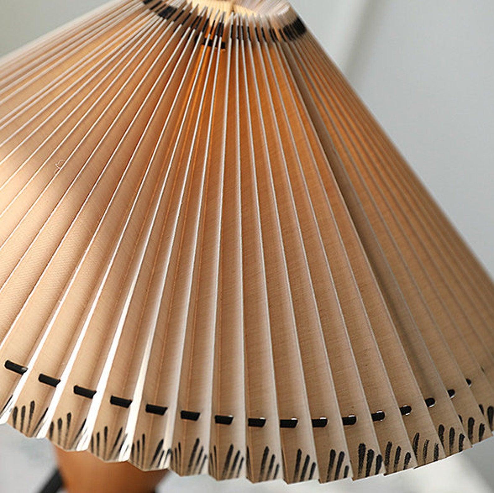 Lampe LED Trépied en Bois | Élégance Naturelle et Style Contemporain