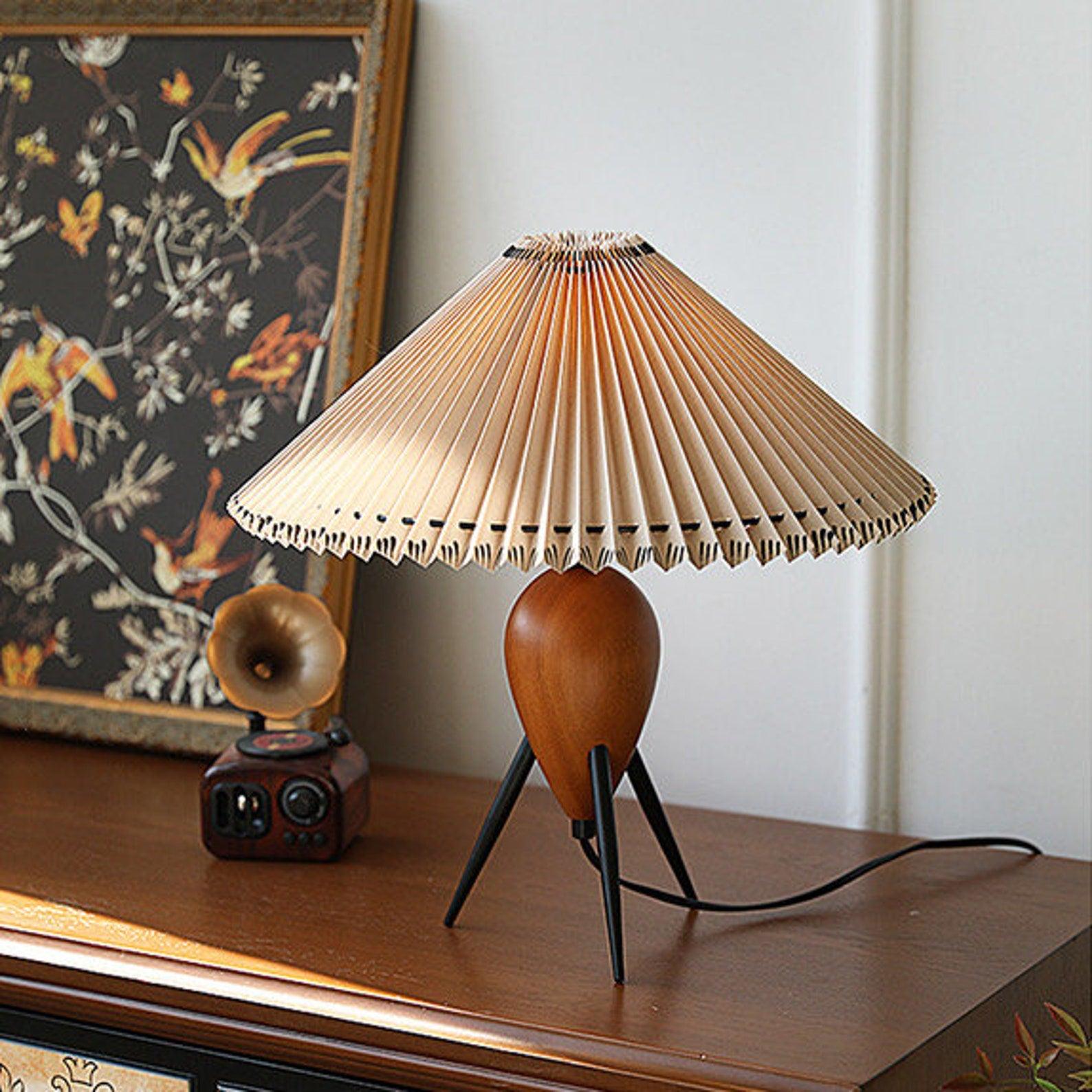 Lampe LED Trépied en Bois | Élégance Naturelle et Style Contemporain