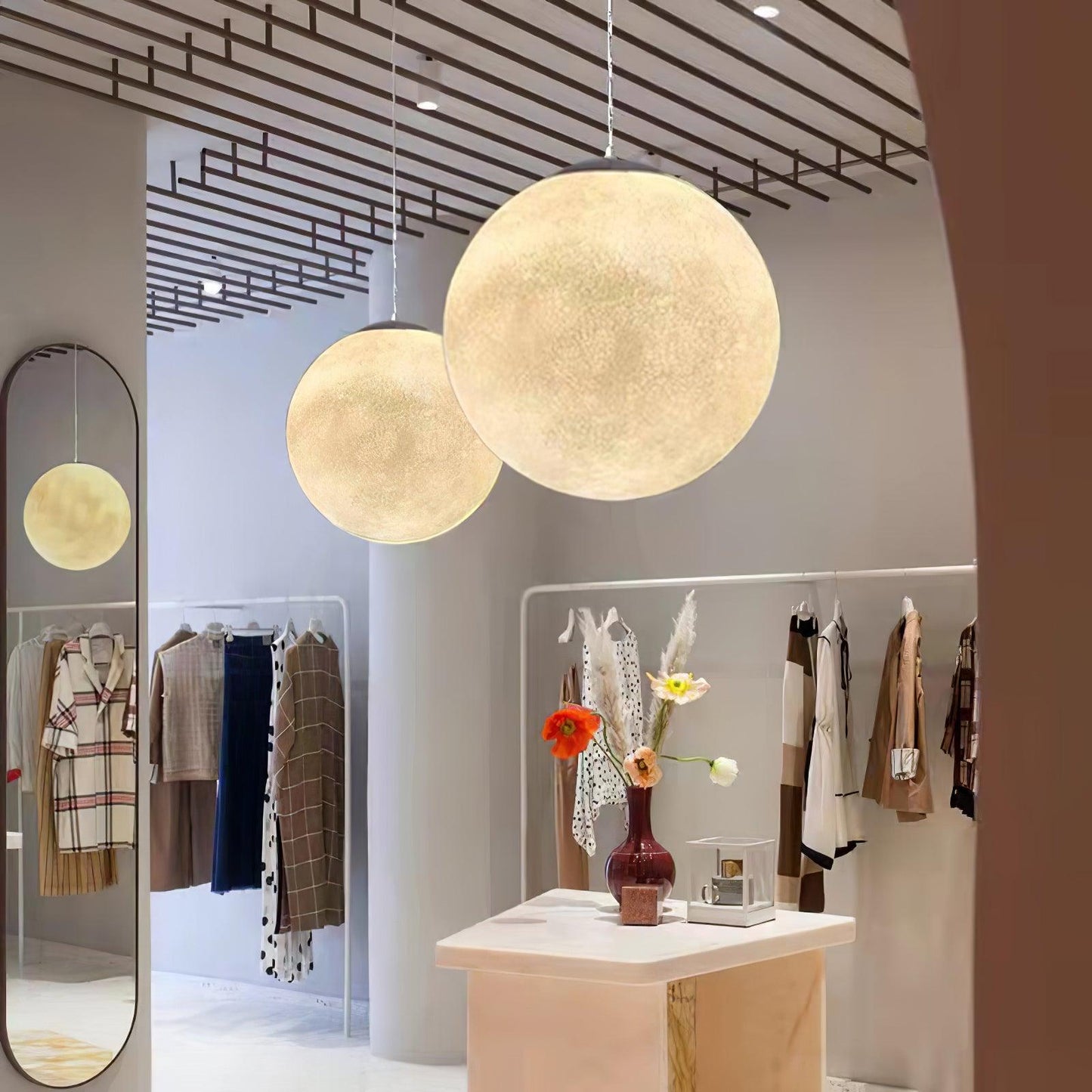 Suspension Lumineuse Design Épuré | Éclairage Ambiant Réglable et Élégant