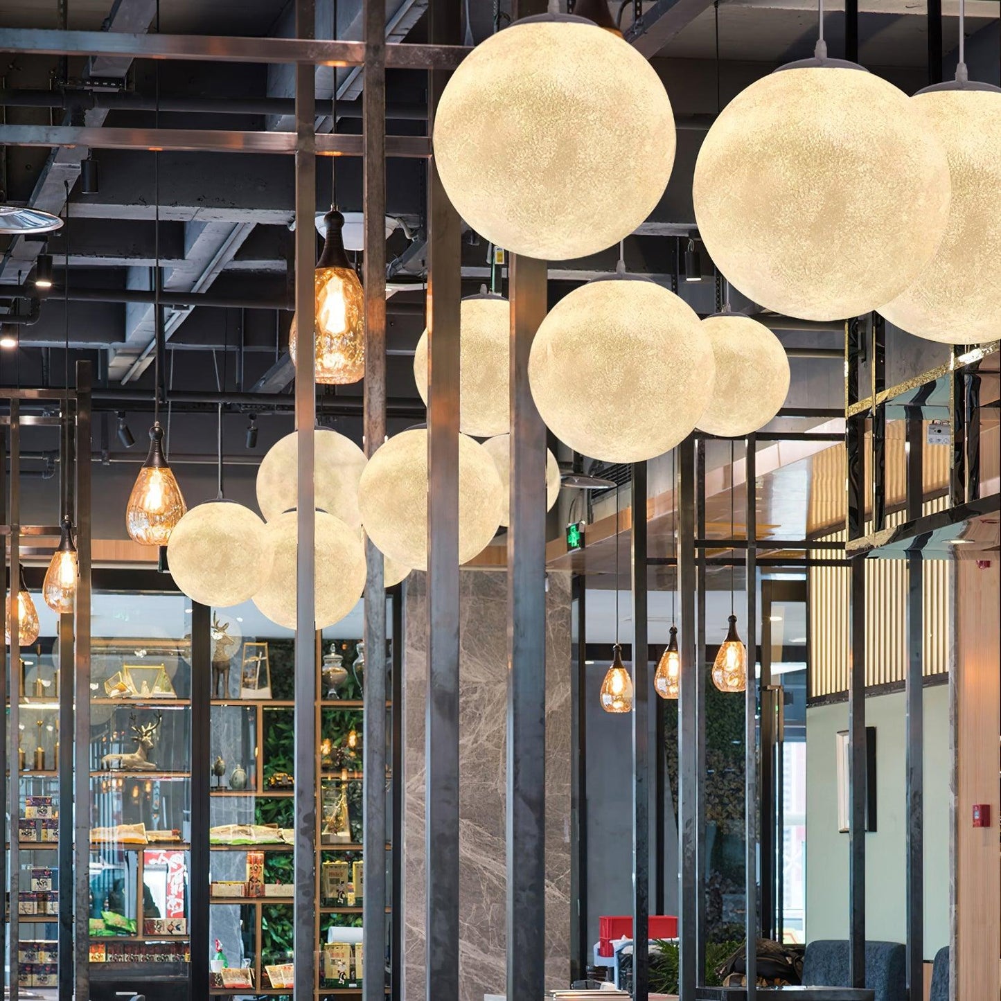 Suspension Lumineuse Design Épuré | Éclairage Ambiant Réglable et Élégant