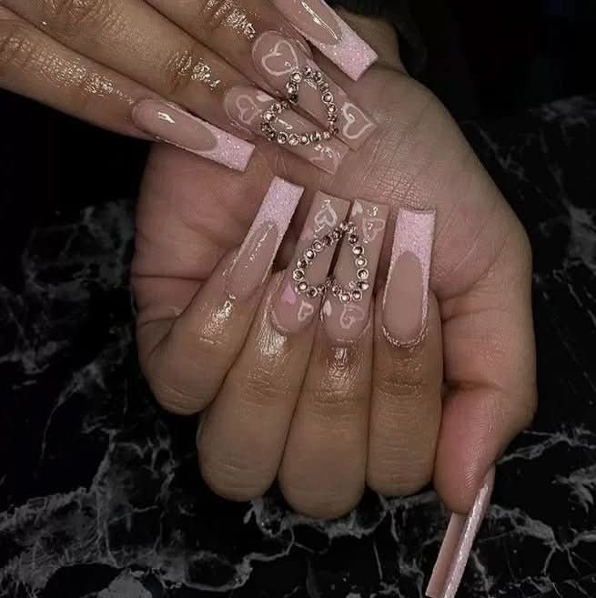 Ongles Press-On Roses Premium | Application Rapide et Élégante