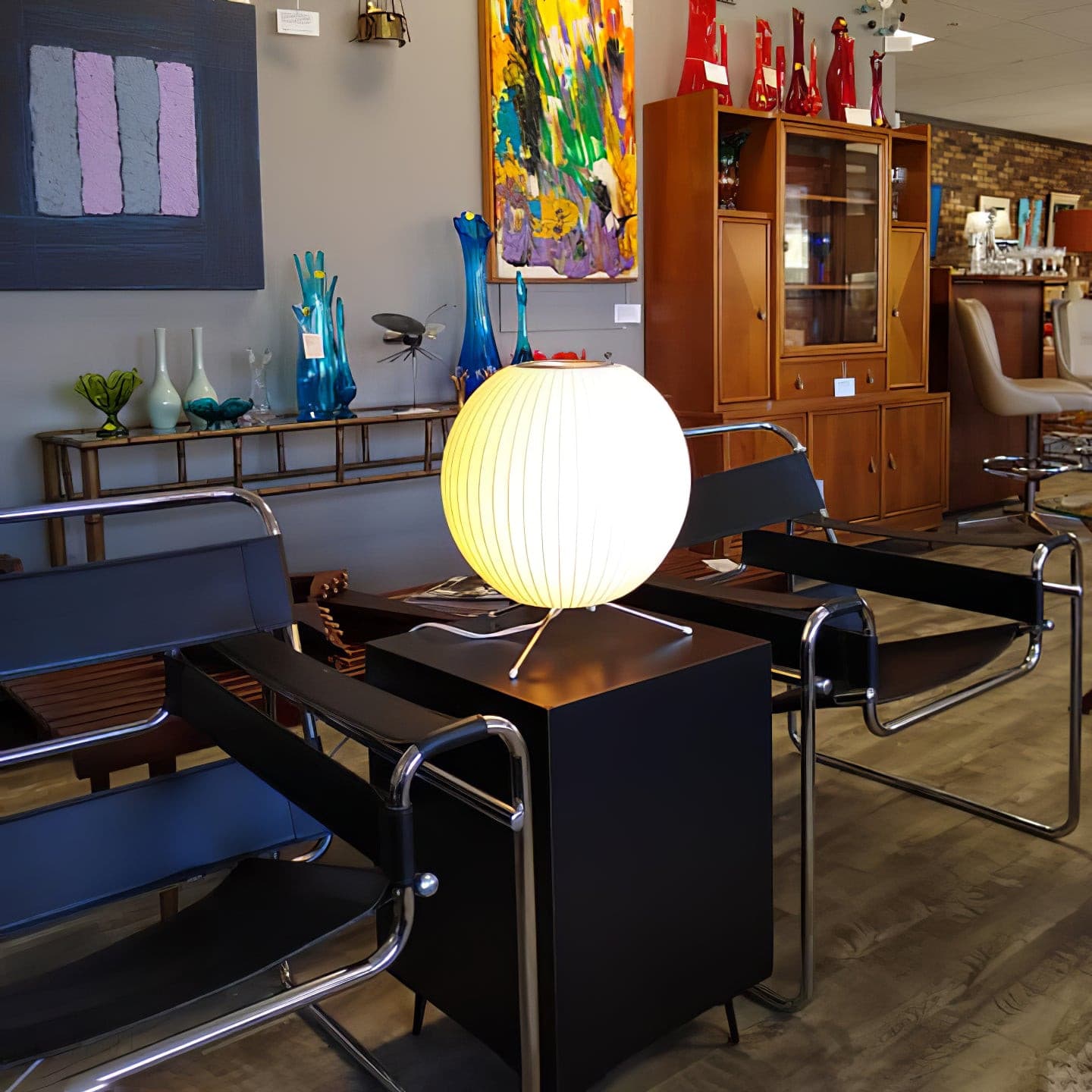 Lampe sur Trépied Sphérique | Design Élégant et Flexible