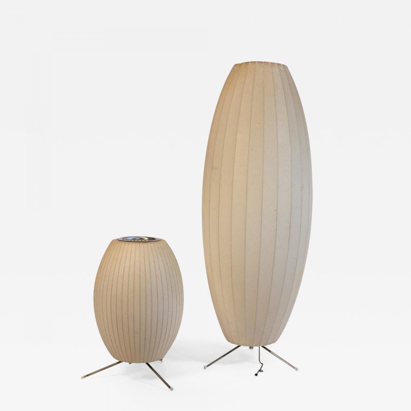 Lampe sur Trépied Sphérique | Design Élégant et Flexible