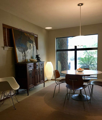 Lampe sur Trépied Sphérique | Design Élégant et Flexible