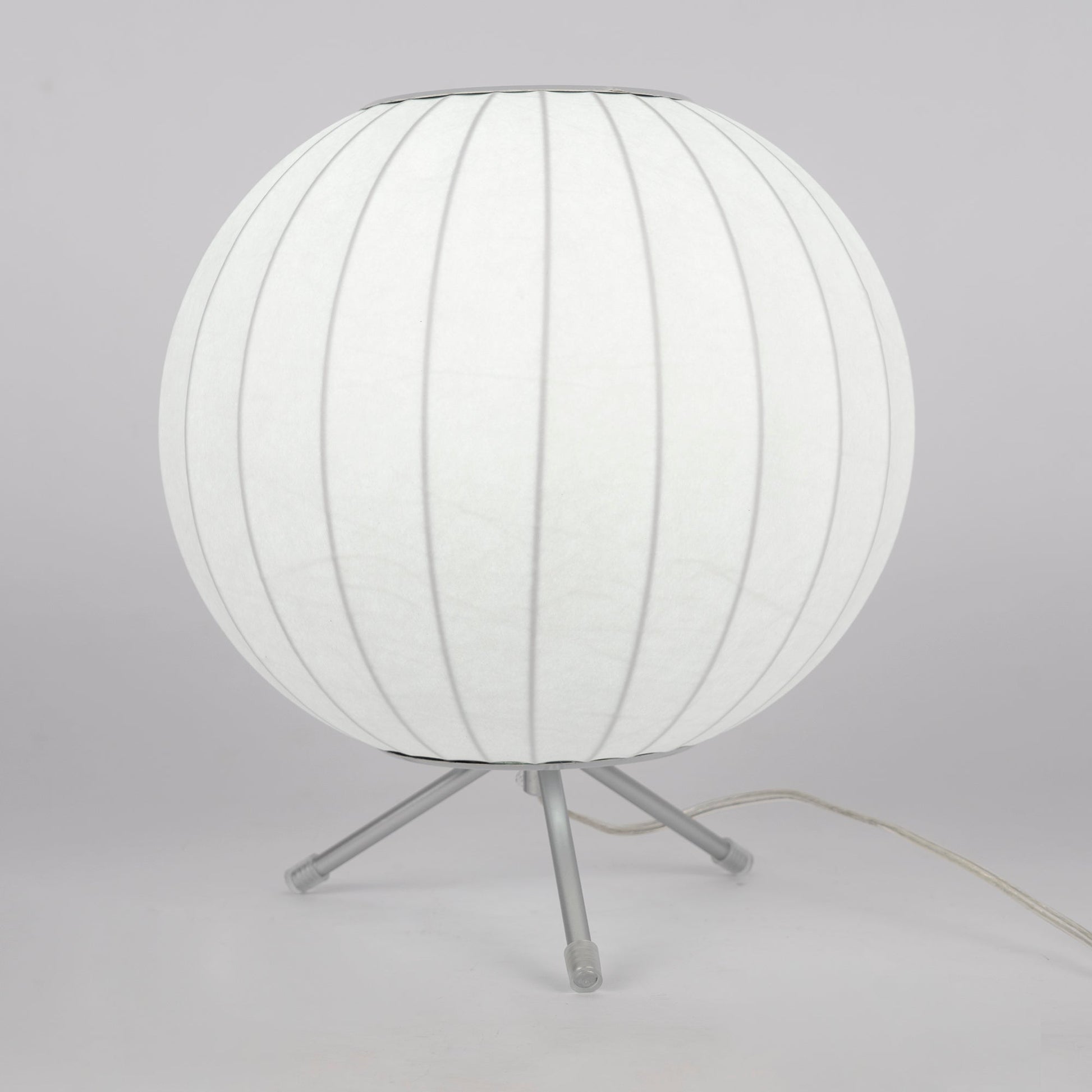 Lampe sur Trépied Sphérique | Design Élégant et Flexible