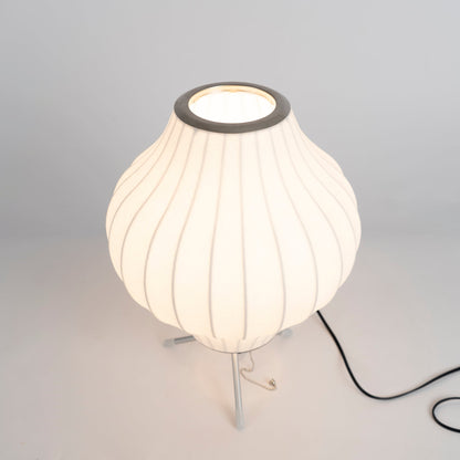 Lampe sur Trépied Sphérique | Design Élégant et Flexible