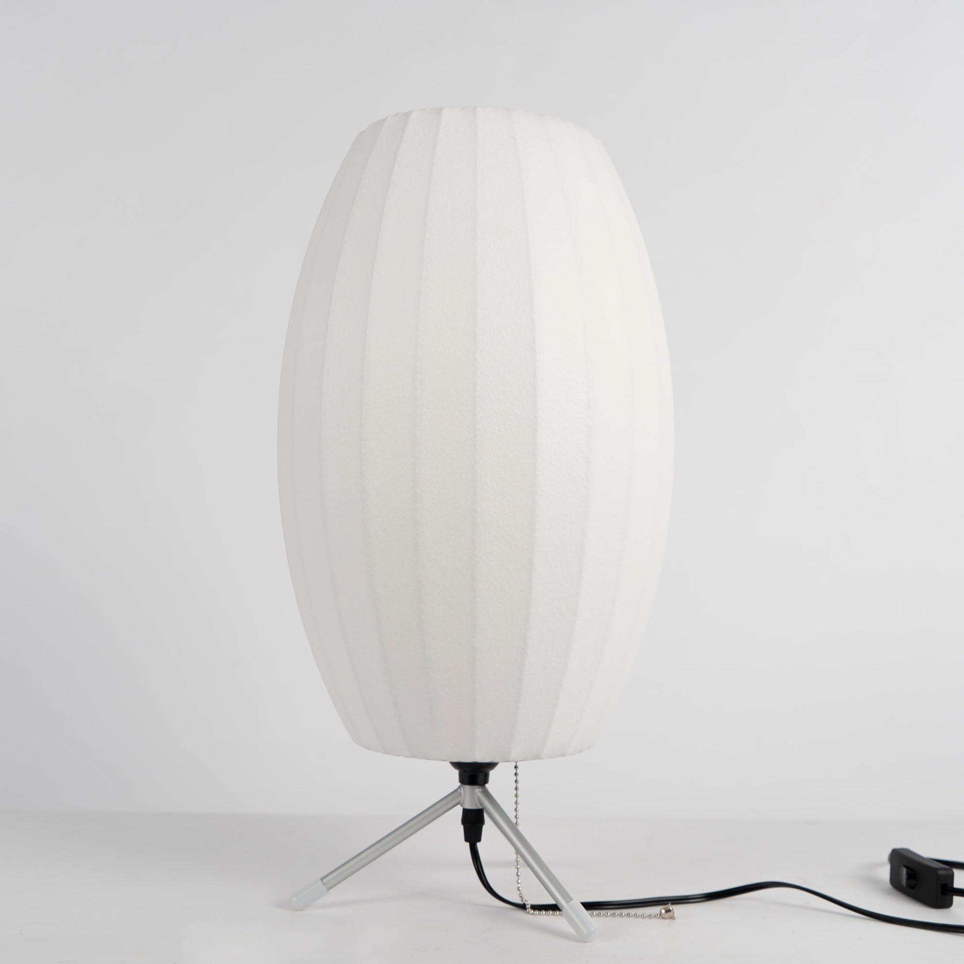 Lampe sur Trépied Sphérique | Design Élégant et Flexible