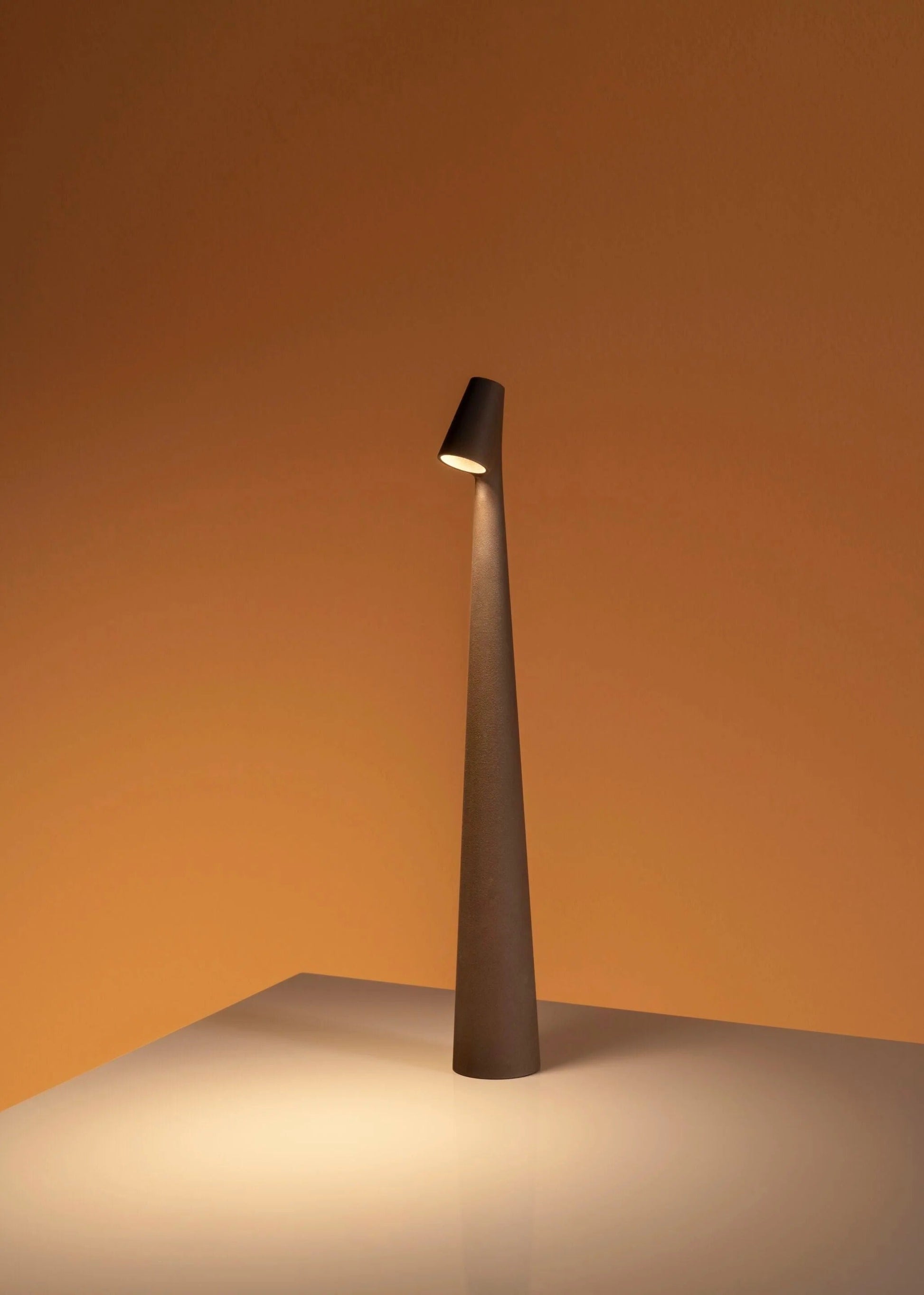 Lampe de Table LED Dimmable | Élégance et Liberté Sans Fil