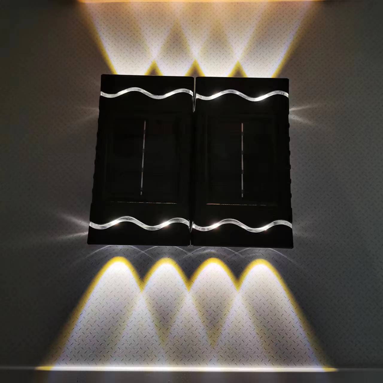 Lampes Murales Solaires LED | Éclairage Automatique et Écologique