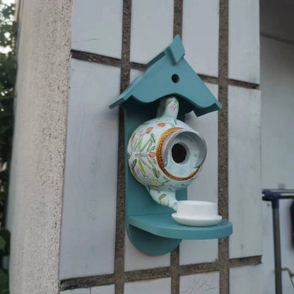 Nichoir en Théière Coloré | Confort et Sécurité pour les Oiseaux