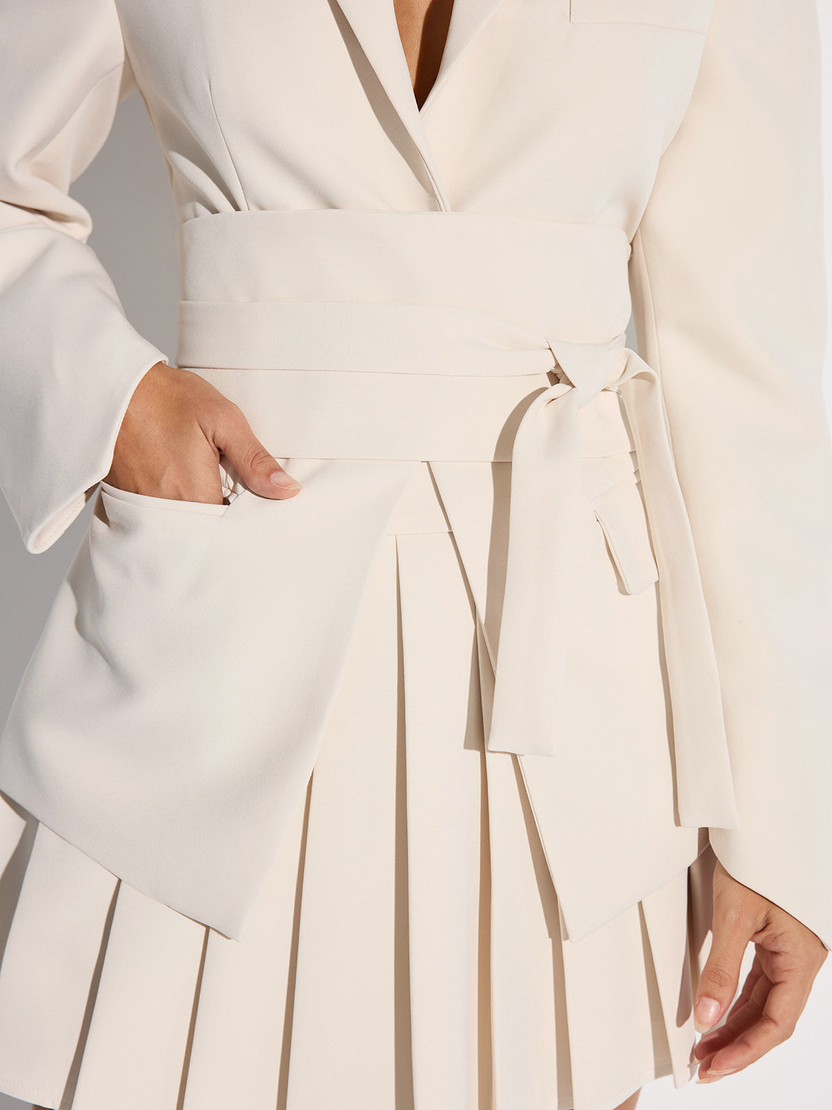 Blazer Ajusté Femme à Taille Cintrée | Élasticité et Ceinture Incluses