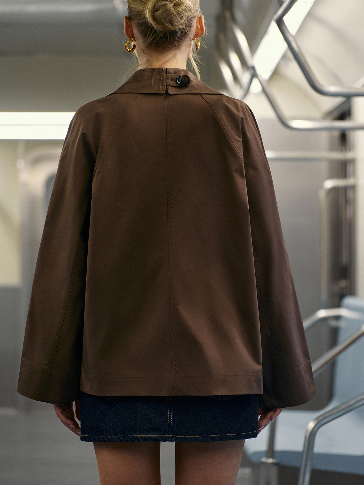 Trench-coat Classique à Double Boutonnage | Tissu Tissé et Ajustement Régulier