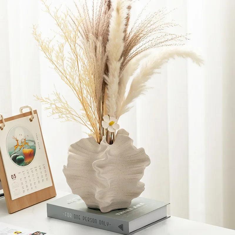 Vase en Céramique Moderne | Design Élégant avec Vagues Géométriques