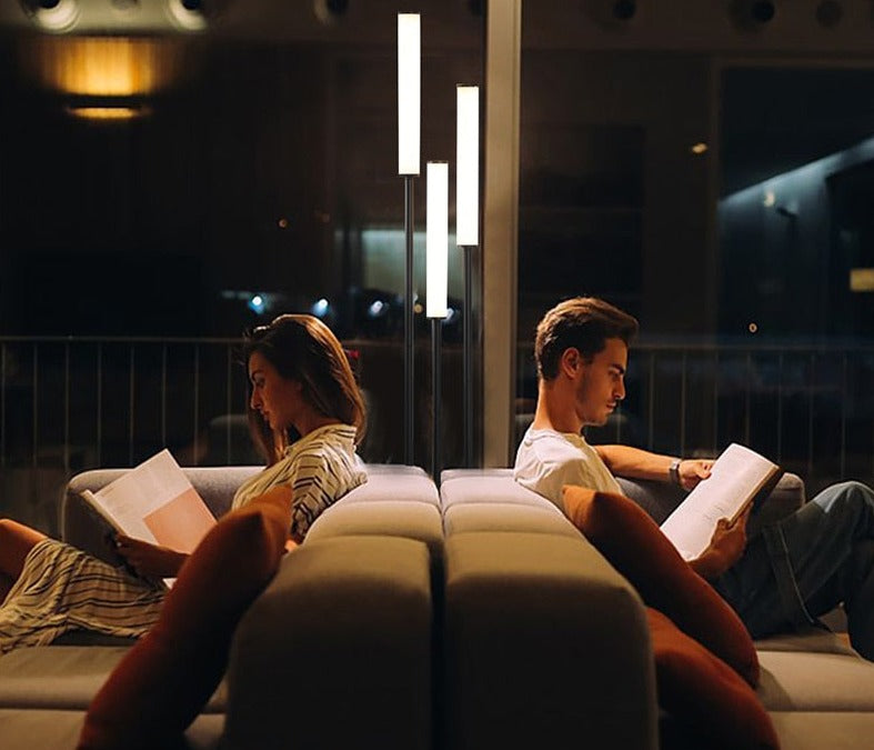Lampe sur Pied Dimmable avec Étagère | Éclairage Pratique et Design Élégant