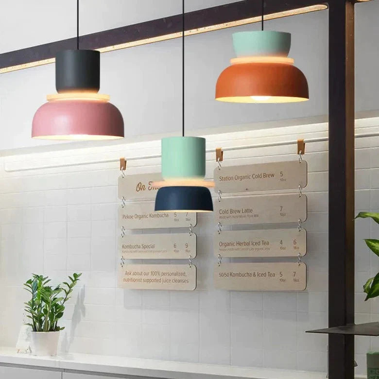 Suspension Scandinave Colorée | Éclairage Ambiant Chaleureux et Élégant