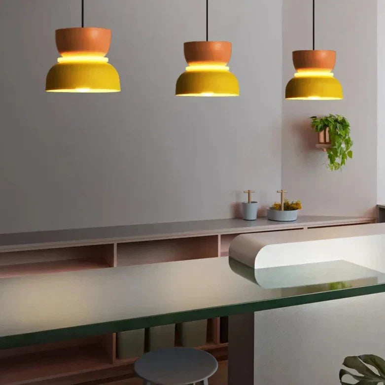 Suspension Scandinave Colorée | Éclairage Ambiant Chaleureux et Élégant
