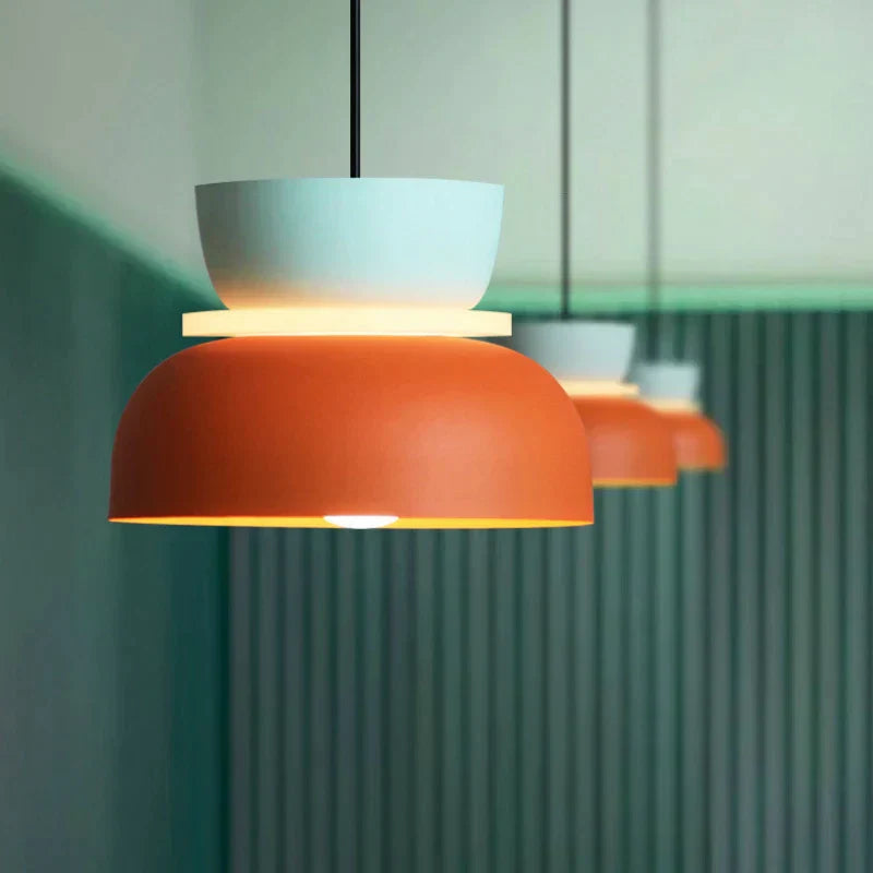Suspension Scandinave Colorée | Éclairage Ambiant Chaleureux et Élégant