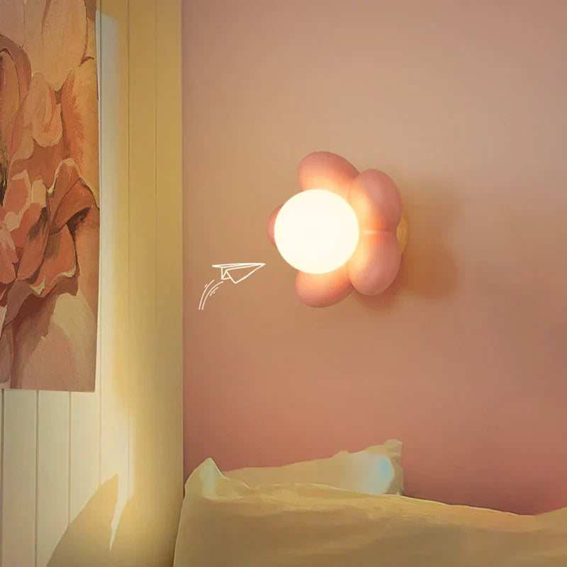 Applique Murale Fleur Crème | Design Élégant et Lumière Douce
