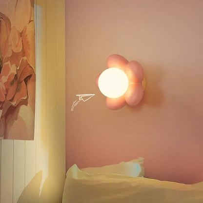 Applique Murale Fleur Crème | Design Élégant et Lumière Douce