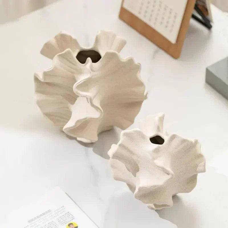 Vase en Céramique Moderne | Design Élégant avec Vagues Géométriques