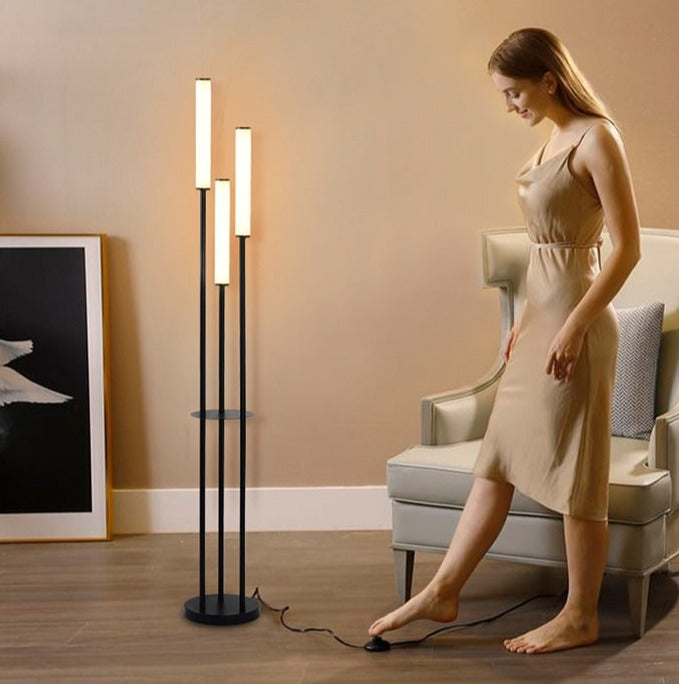 Lampe sur Pied Dimmable avec Étagère | Éclairage Pratique et Design Élégant