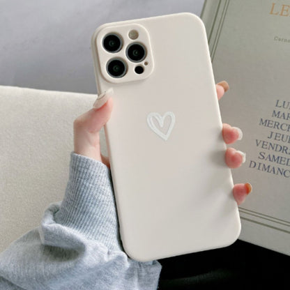 Coque iPhone Antichoc Silicone | Design de Cœur Élégant et Résistant