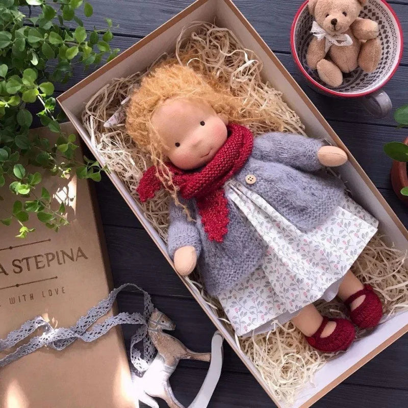 Poupée en Peluche Waldorf | Douceur Kawaii et Cadeau Prêt à Offrir