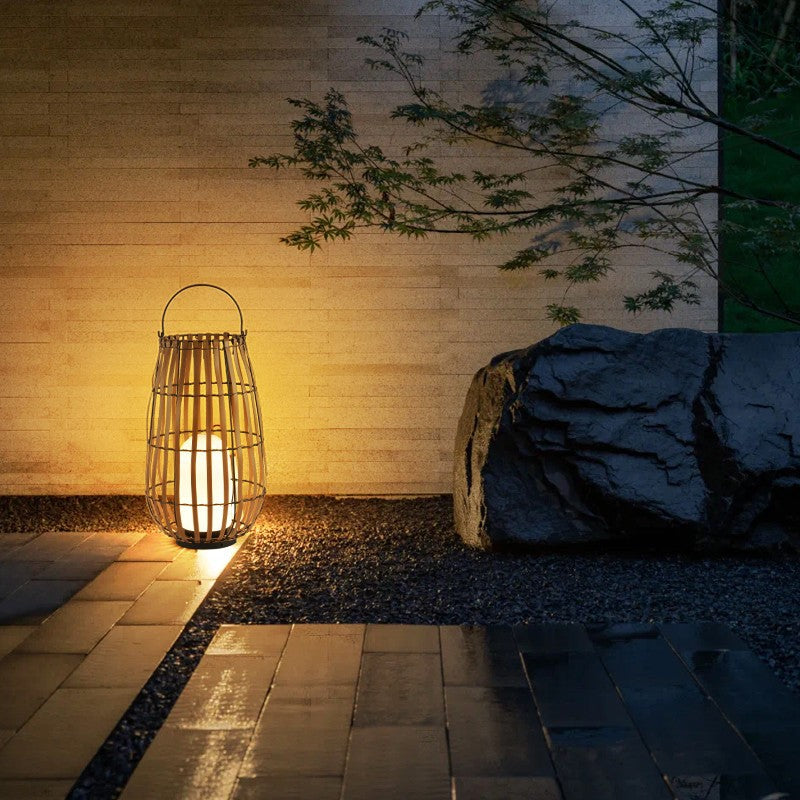 Lampe Solaire d'Extérieur Moderne | Éclairage Écologique et Ambiance Cosy