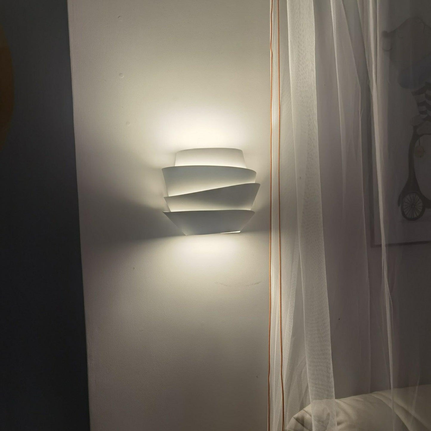Applique Murale Design Français | Lumière Personnalisable et Durable