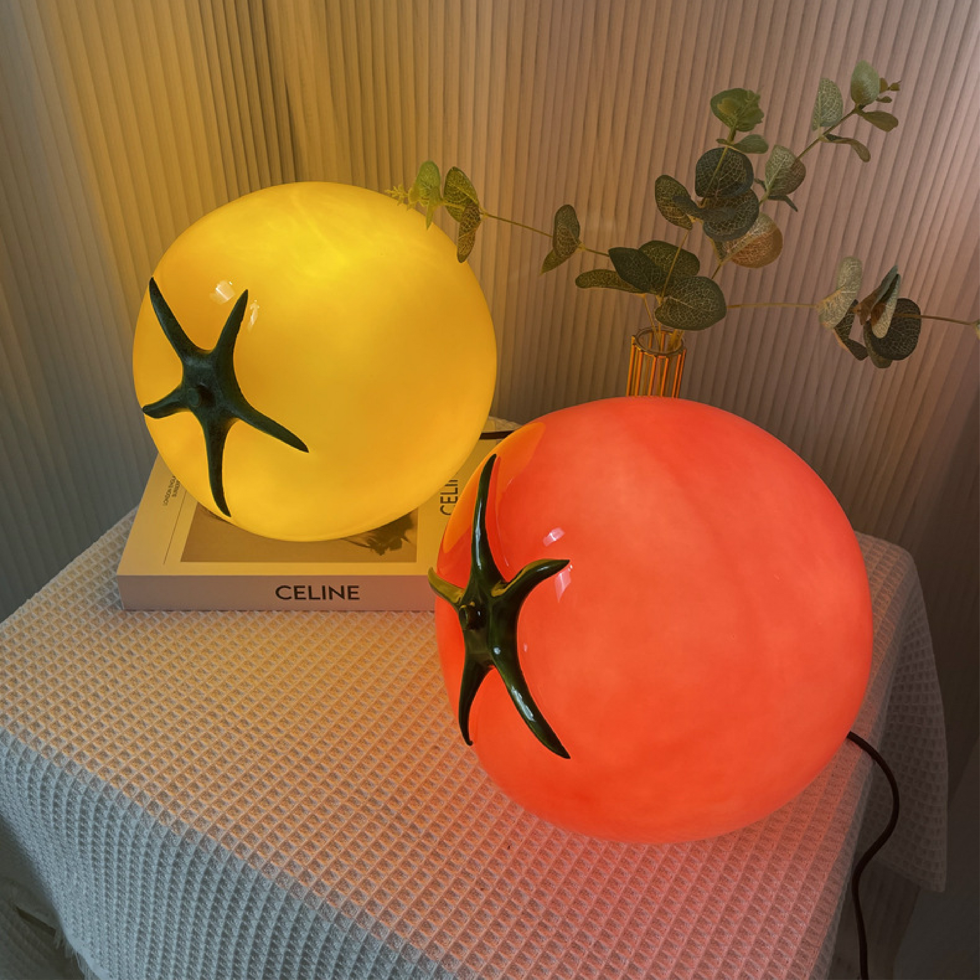 Lampe de Table Tomate Originale | Éclairage Ludique et Contemporain
