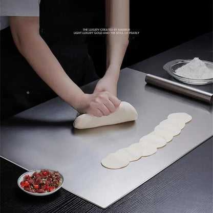 Planche à Découper Inoxydable | Surface Durable et Précise en Cuisine