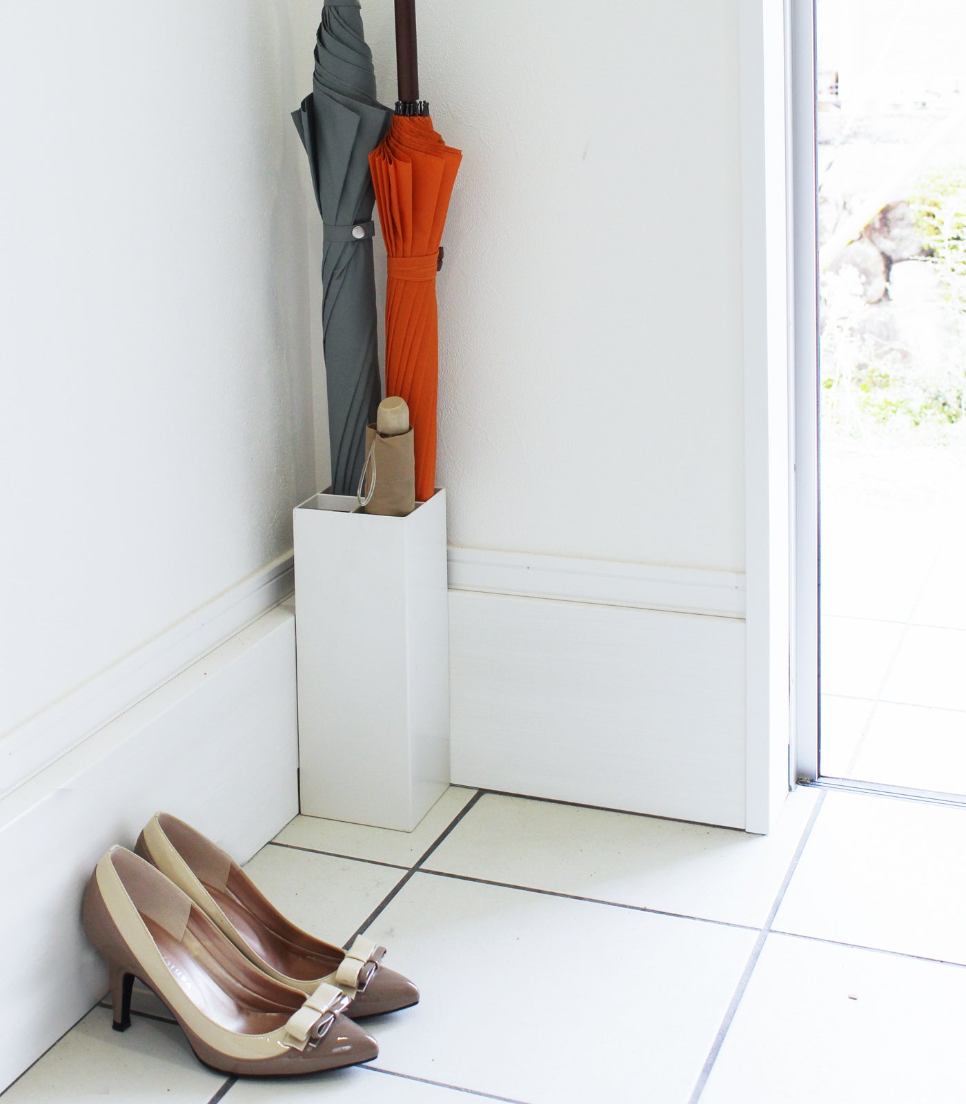 Support de Parapluie en Acier | Design Épuré avec Bac de Récupération