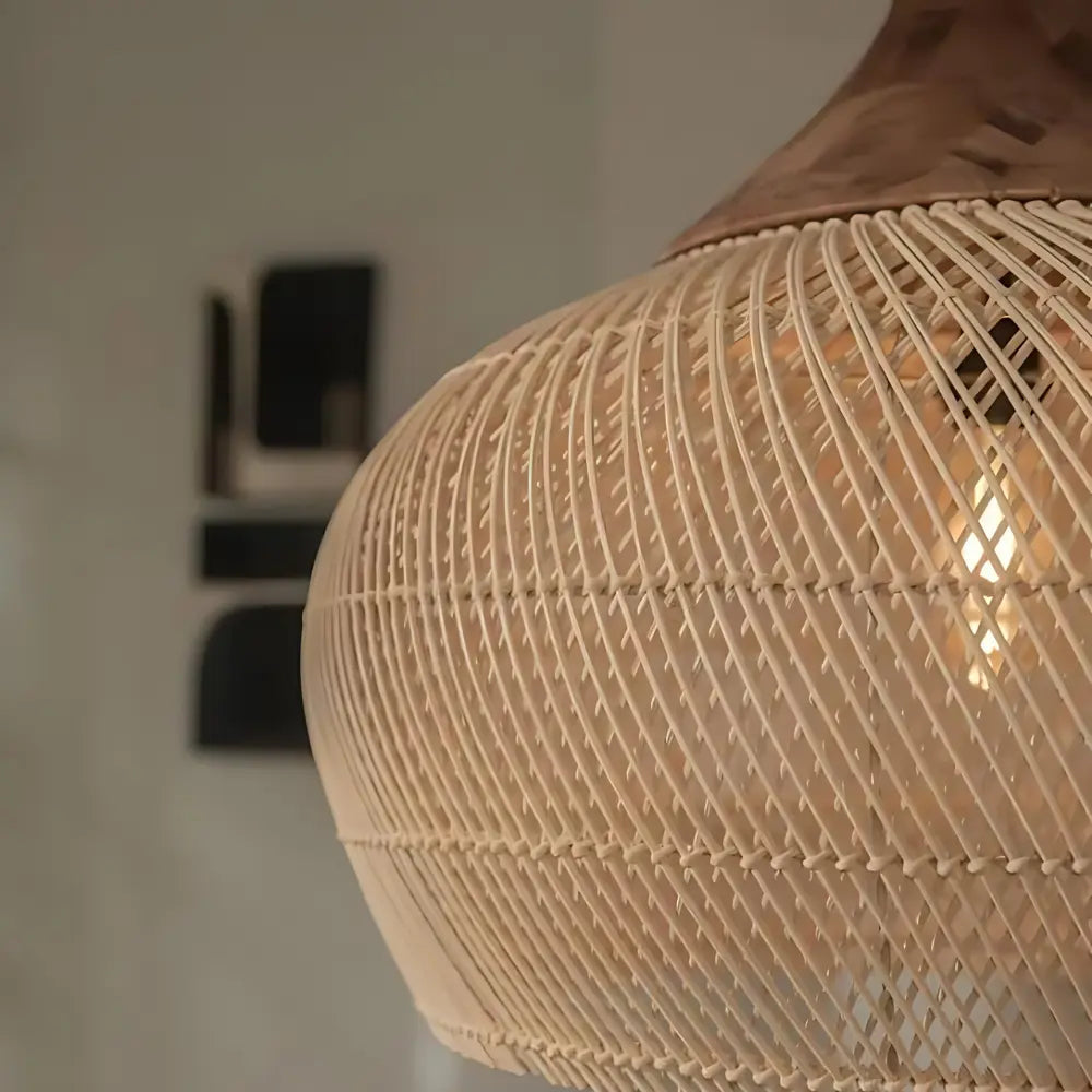 Luminaire en Rotin Artisanal | Design Boho et Éclairage Ambiant