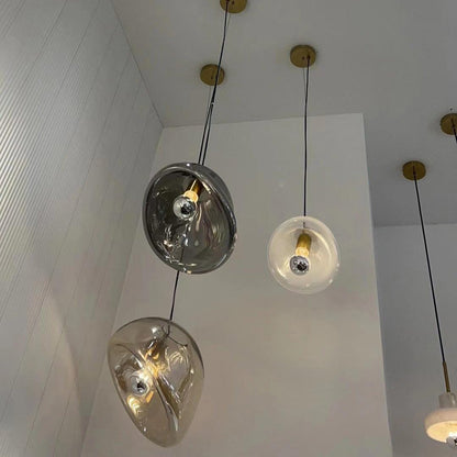 Lampe Plafonnier en Verre Soufflé | Design Épuré et Atmosphère Sereine