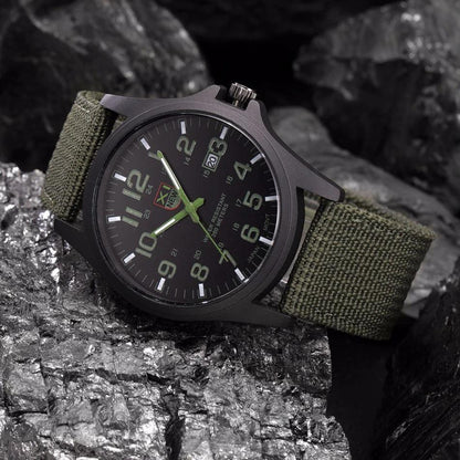 Montre Militaire pour Aventure Extérieure | Robuste, Étanche et Élégante