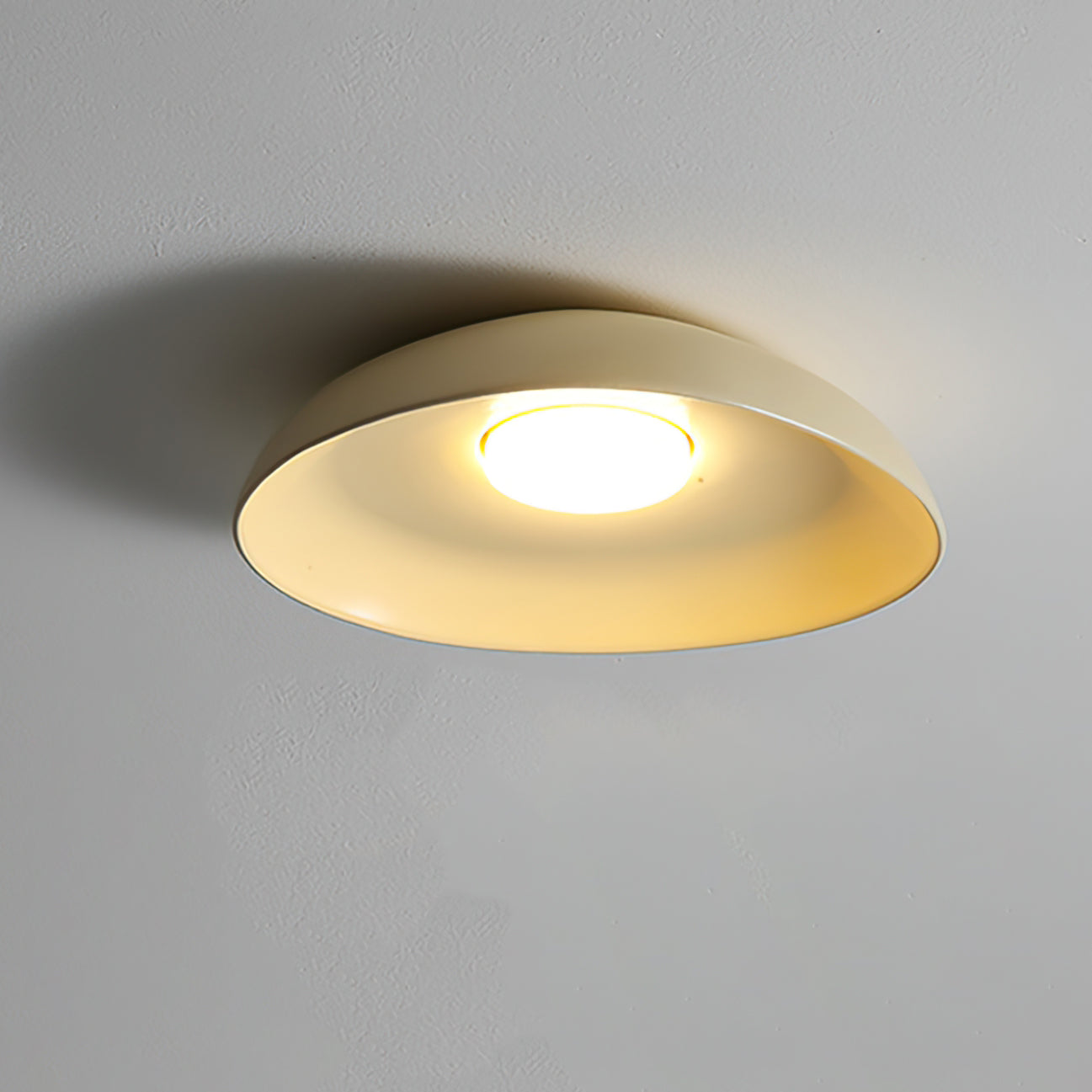 Plafonnier Design Minimaliste | Éclairage Doux et Chaleureux