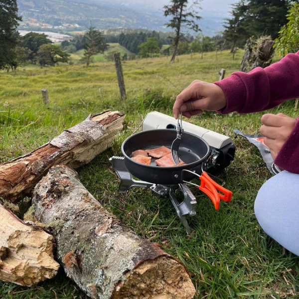 Réchaud à Gaz Portable pour Camping | Ultra-Léger et Pliable pour Cuisine en Plein Air