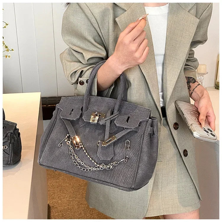 Sac à Bandoulière en Denim Vintage | Style Boho-Chic avec Détails Déchirés