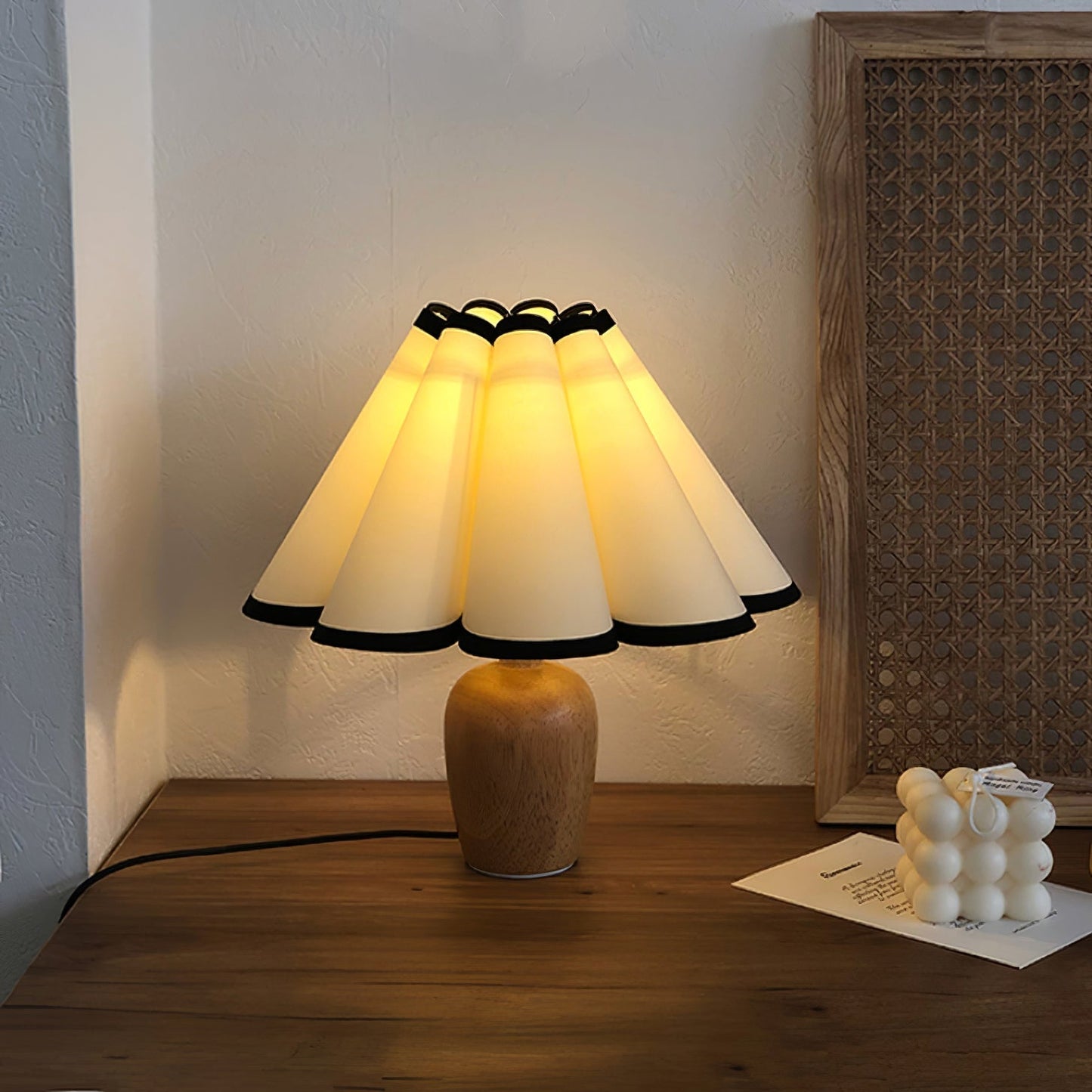 Lampe Tissée Vintage | Élégance et Lumière Chaleureuse