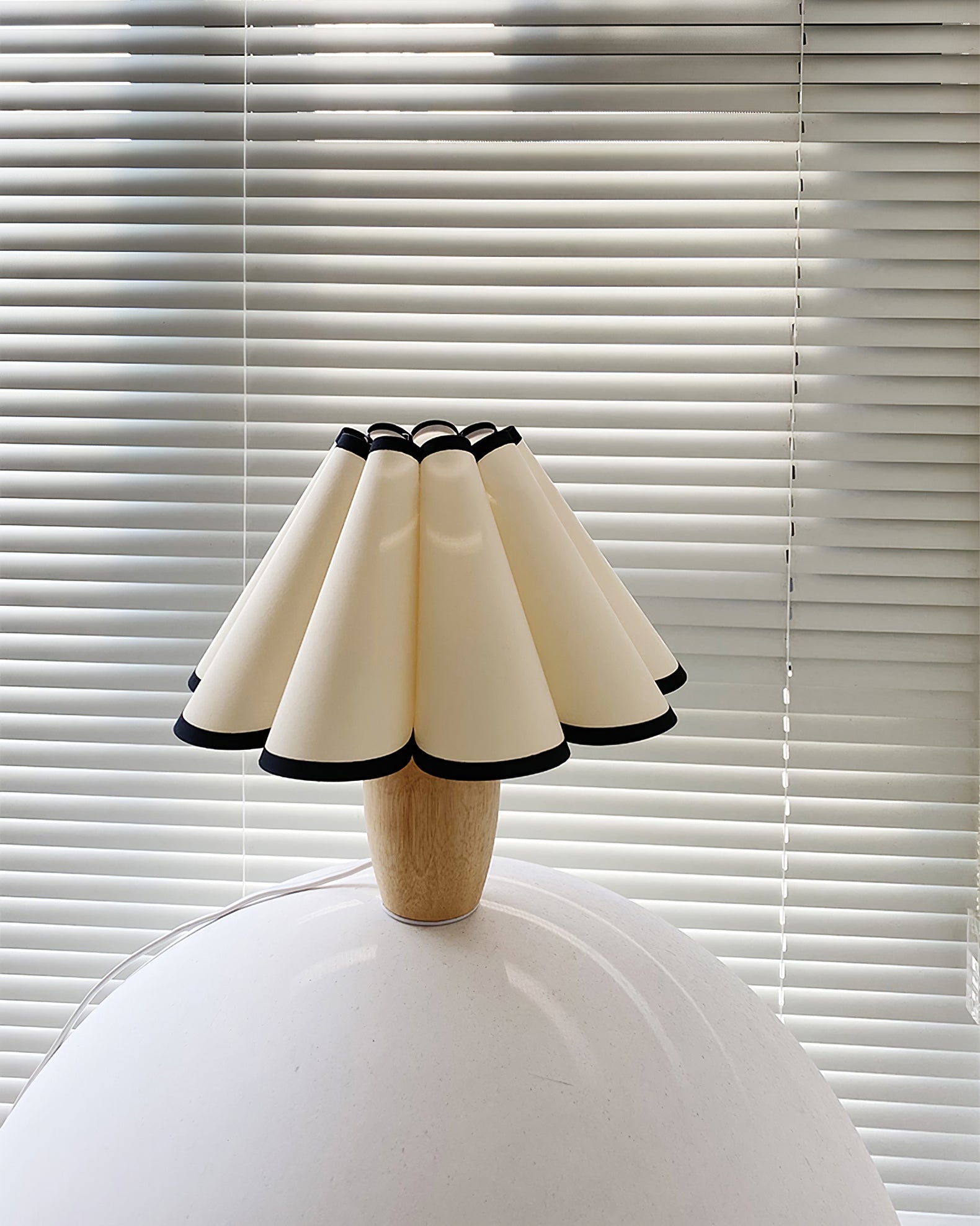 Lampe Tissée Vintage | Élégance et Lumière Chaleureuse