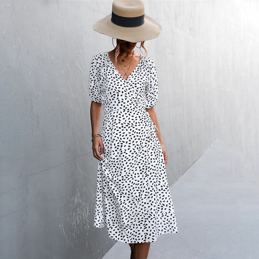Robe Midi Croisée Été | Chic Col V et Détail Fendu