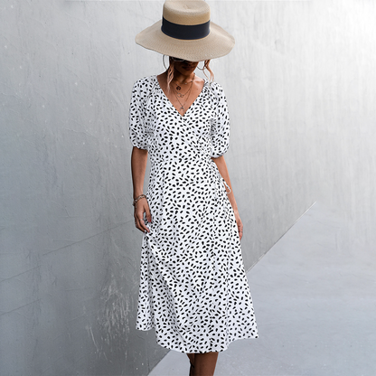Robe Midi Croisée Été | Chic Col V et Détail Fendu